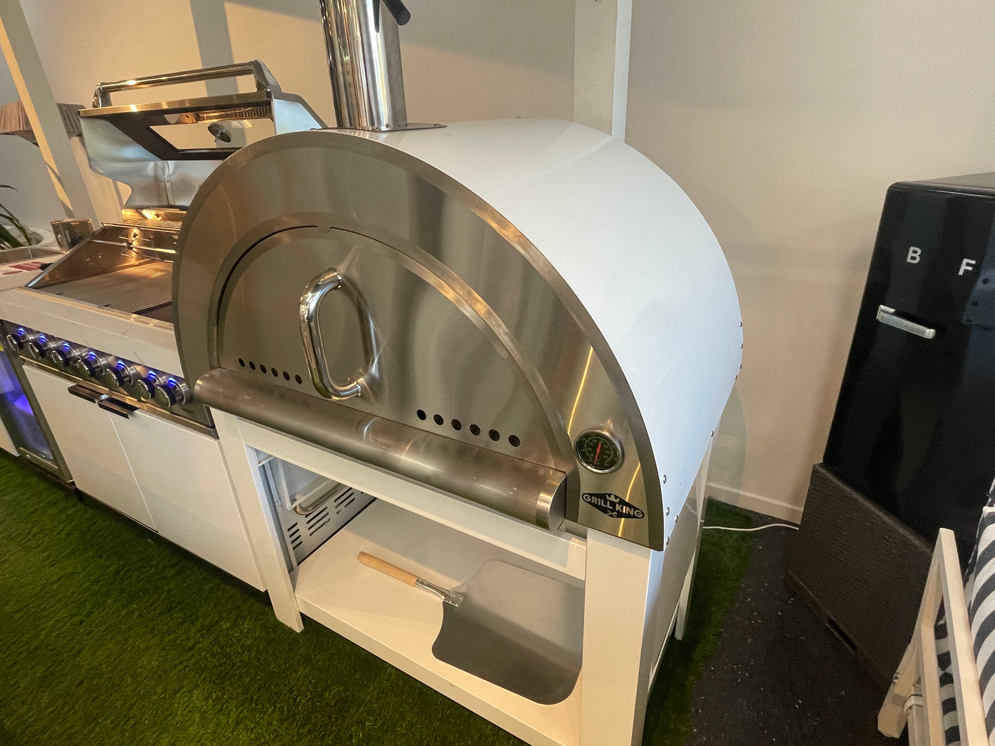 Floor Stock Rockpool White 6B BBQ Kitchen with Sink & Fridge Combo