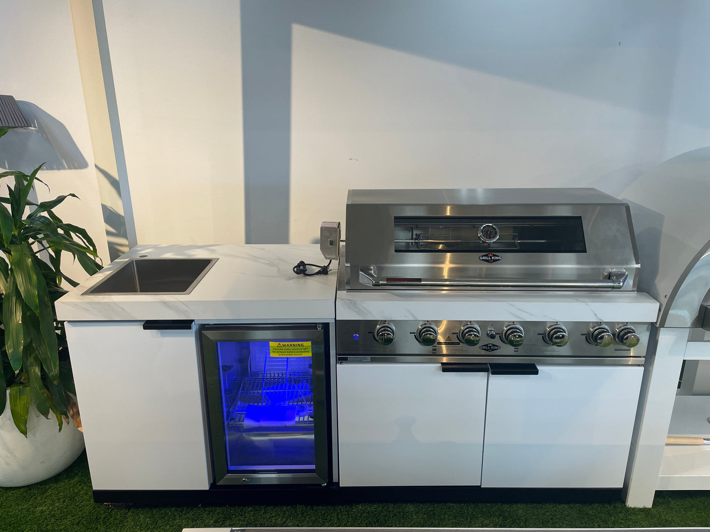 Floor Stock Rockpool White 6B BBQ Kitchen with Sink & Fridge Combo