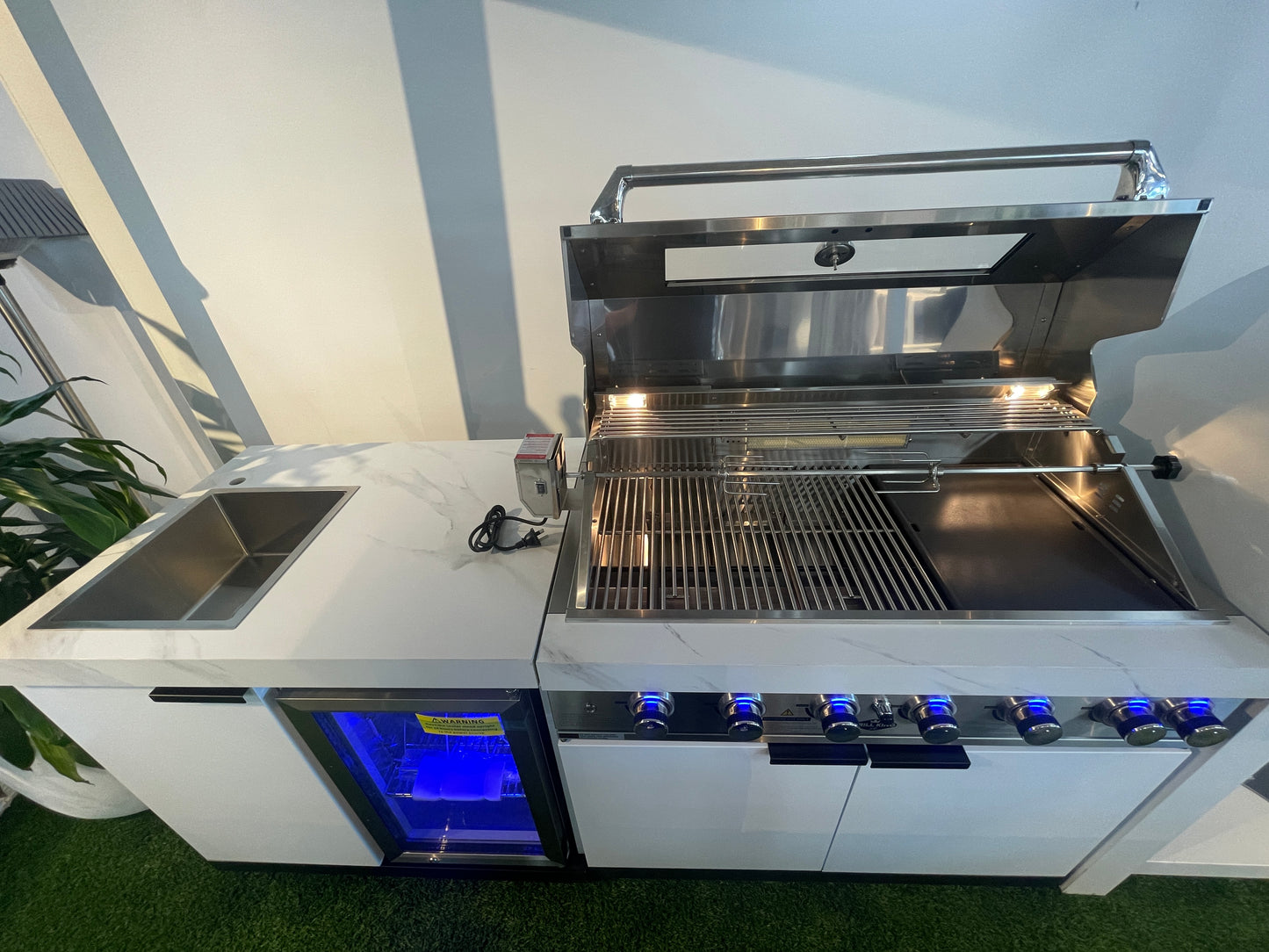 Floor Stock Rockpool White 6B BBQ Kitchen with Sink & Fridge Combo