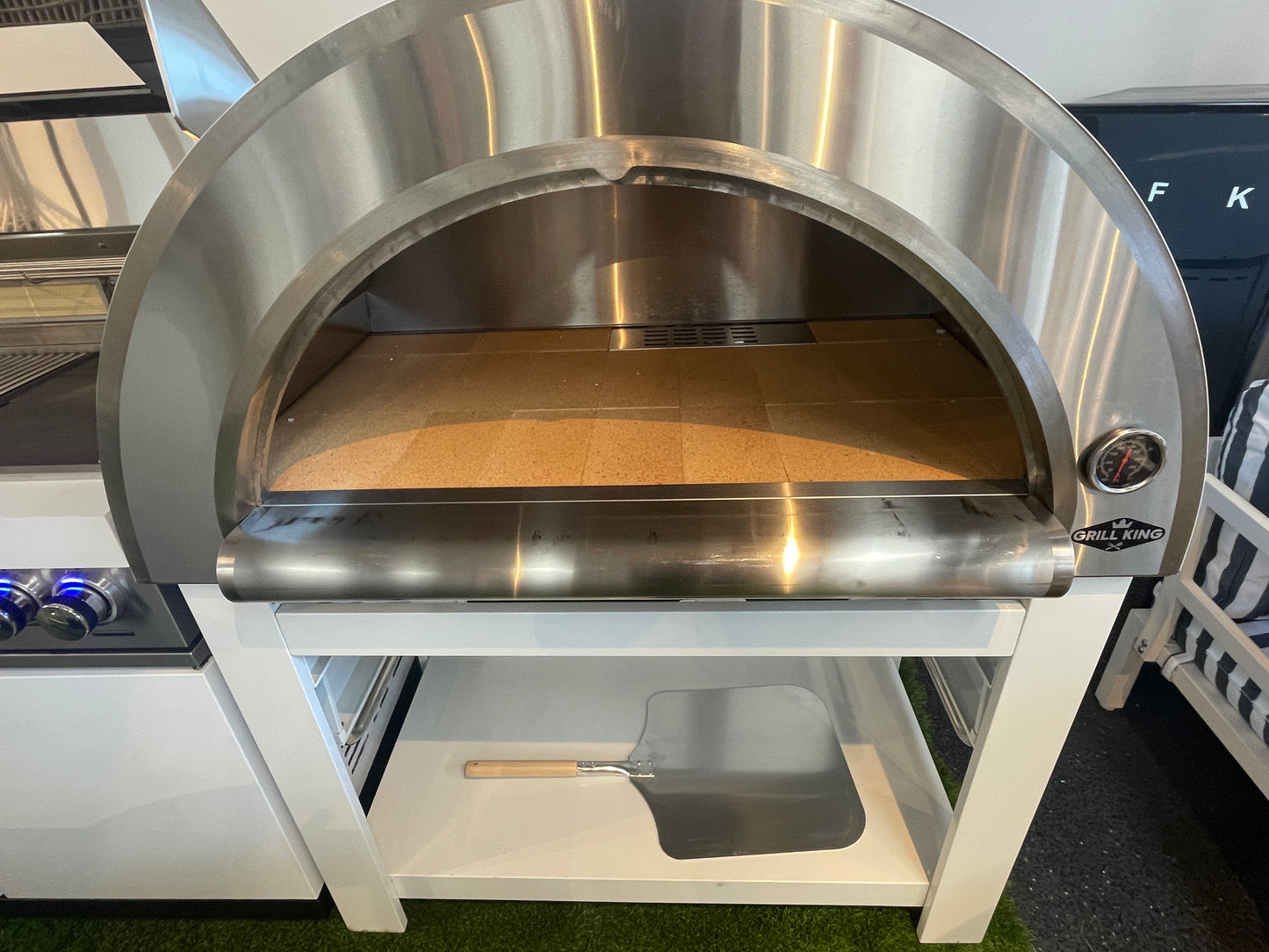 Floor Stock Rockpool White 6B BBQ Kitchen with Sink & Fridge Combo