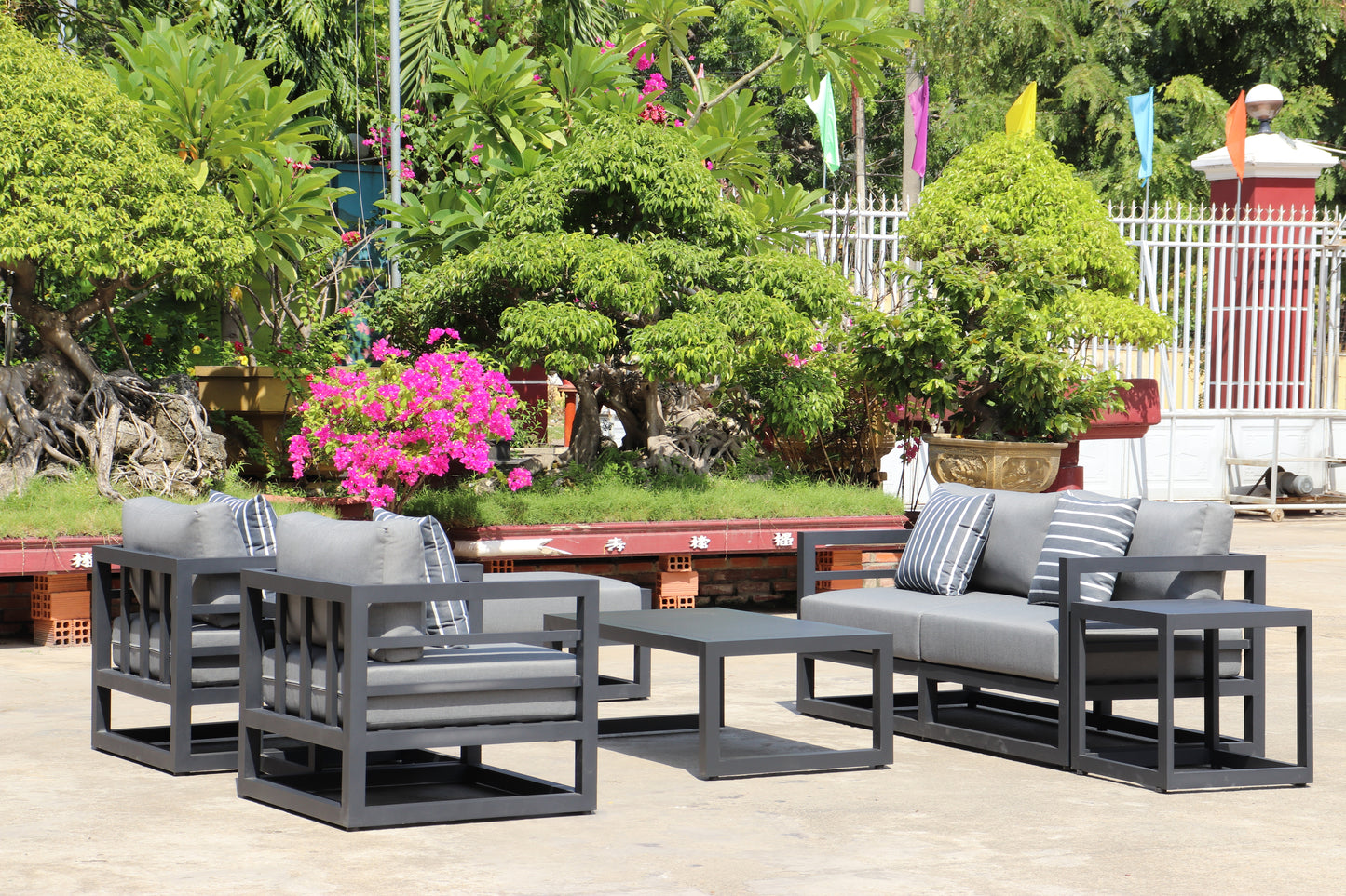 7 Piece Charcoal Aluminium Hampton Style Outdoor Furniture Lounge Set Weather Resistant 3 Seater, 1+1 + Coffee Table & 2x Side tables