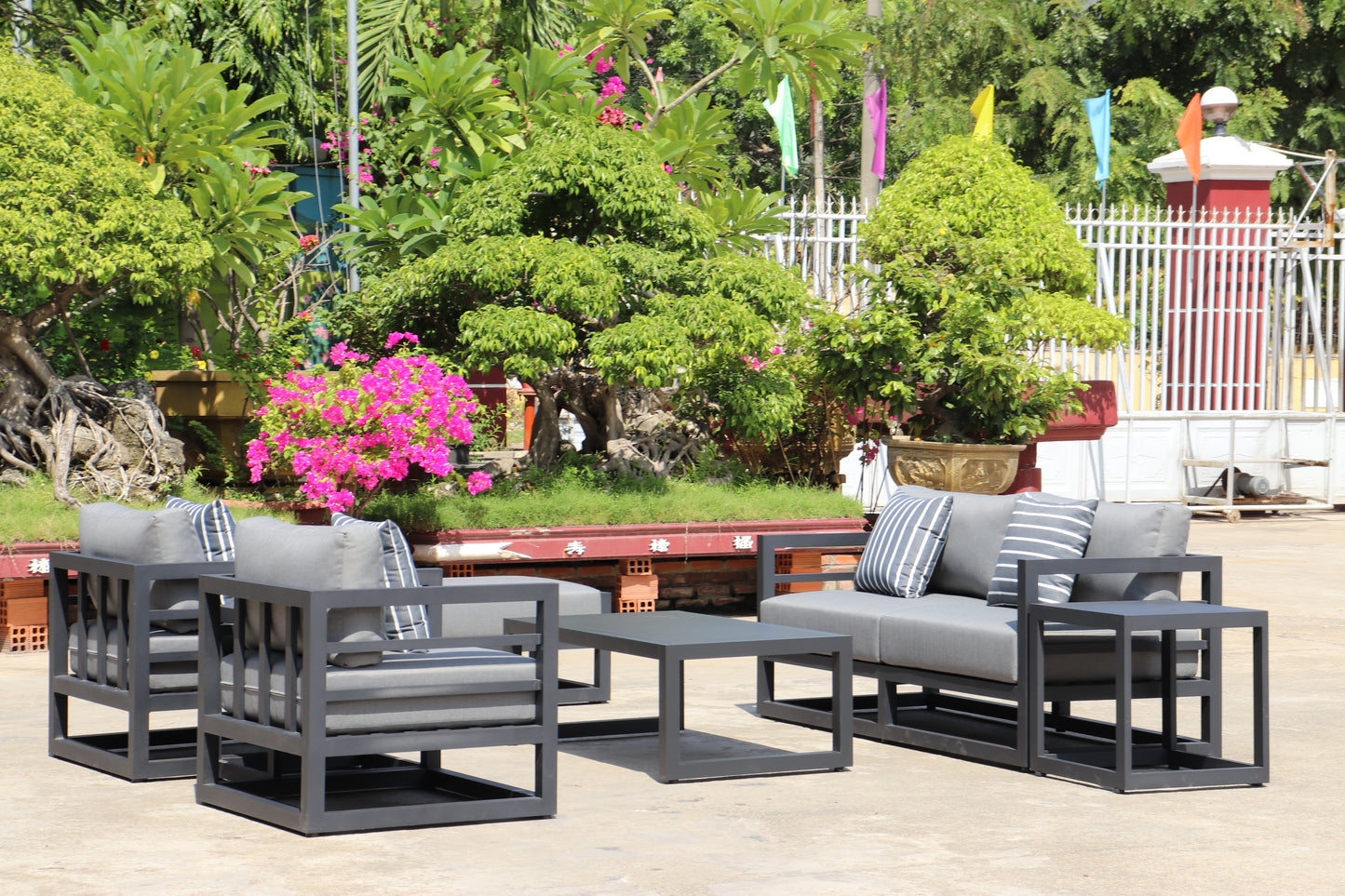 7 Piece Charcoal Aluminium Hampton Style Outdoor Furniture Lounge Set Weather Resistant 3 Seater, 1+1 + Coffee Table & 2x Side tables
