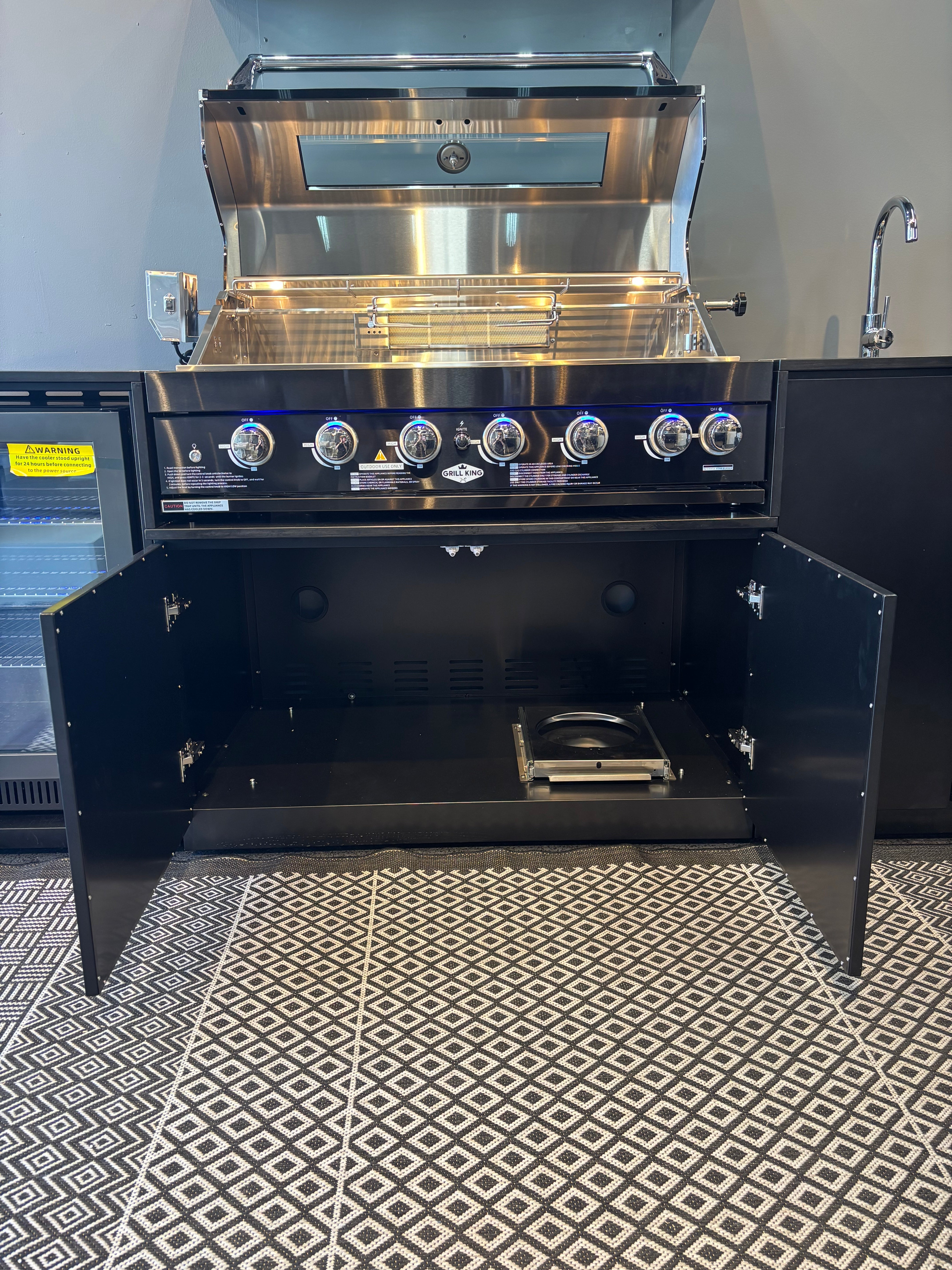 Grill King Signature Series 6 Burner Outdoor BBQ Kitchen Package