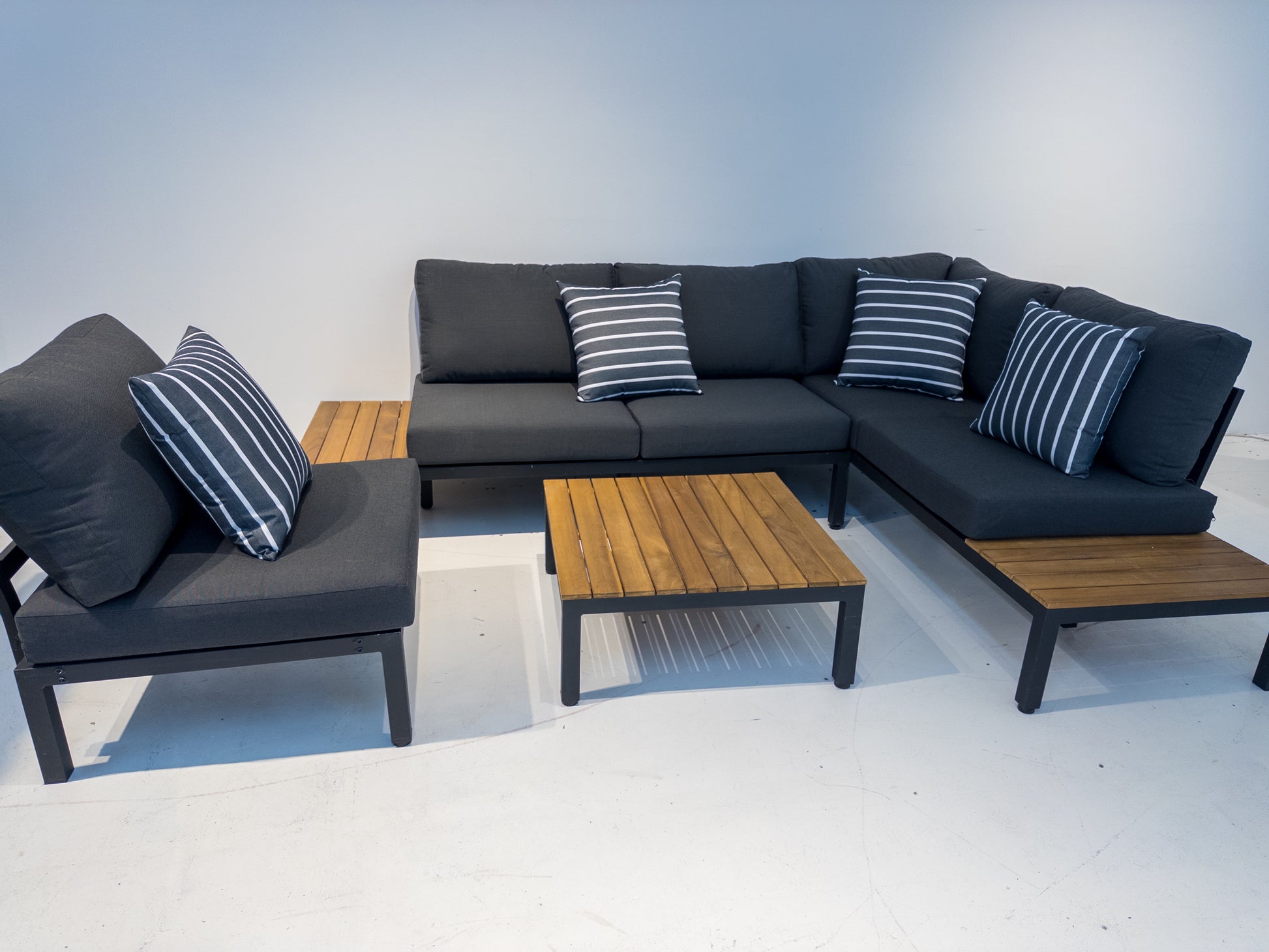 Outdoor Havana Package In Black - Outdoor Aluminum & Acacia Modular Corner Lounge Black Aluminium with Black Fabric