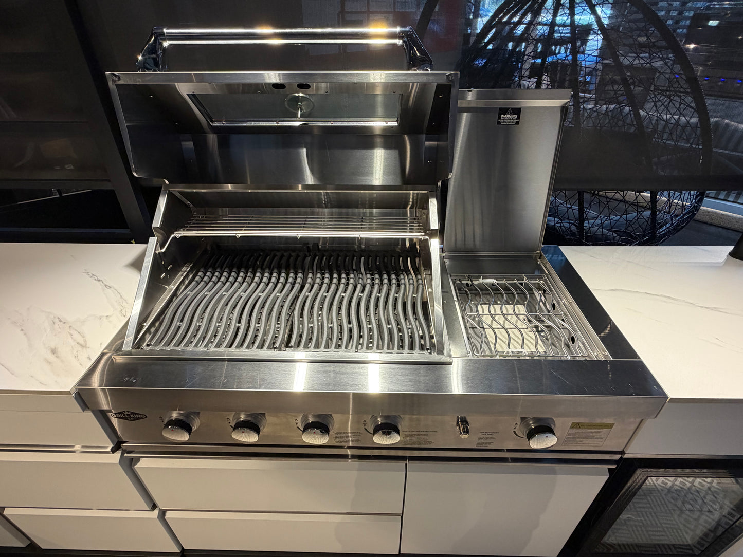 Floor Stock Felix White 4B + Wok BBQ Kitchen Inc Fridge, Sink & Storage