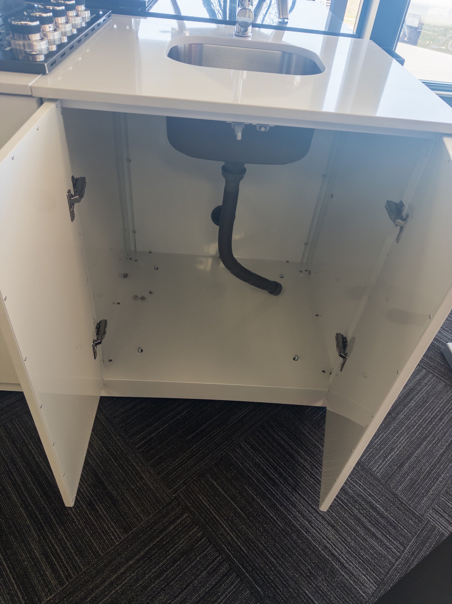 Grill King Signature Series Outdoor BBQ Kitchen Package – Rockpool White Stone Bench-Top, White Aluminium Cabinets | 6-Burner Built-In BBQ + Rotisserie + 120L Outdoor Fridge