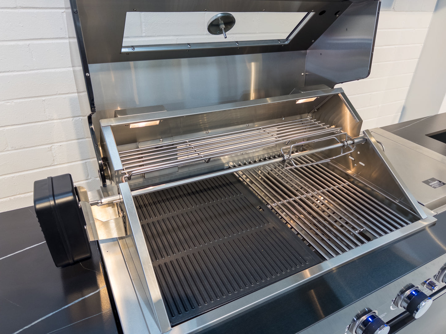 Floor Stock Rockpool Black 4B + Wok: Designer Black Outdoor BBQ Kitchen Package inc Fridge & Sink
