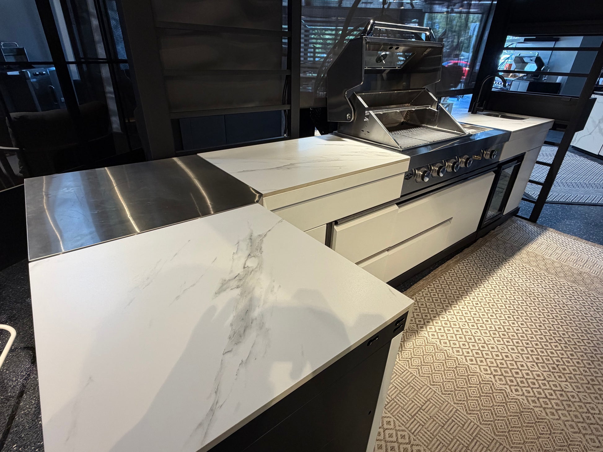 Floor Stock Felix White 4B + Wok BBQ Kitchen Inc Fridge, Sink & Storage