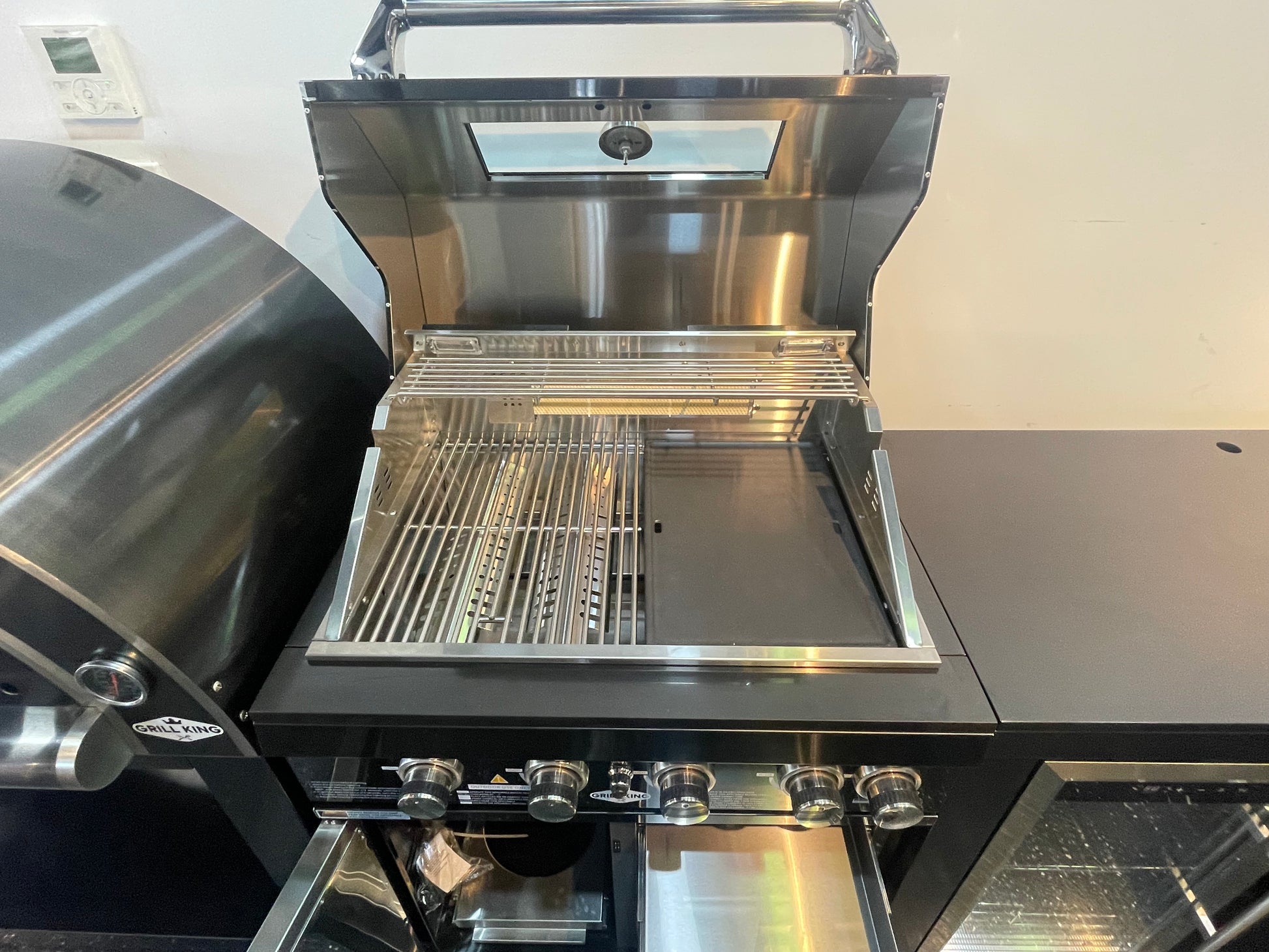 Floor Stock Black 304SS 4 Burner BBQ Kitchen + Fridge & Sink Combo + 30" Woodfire Pizza Oven