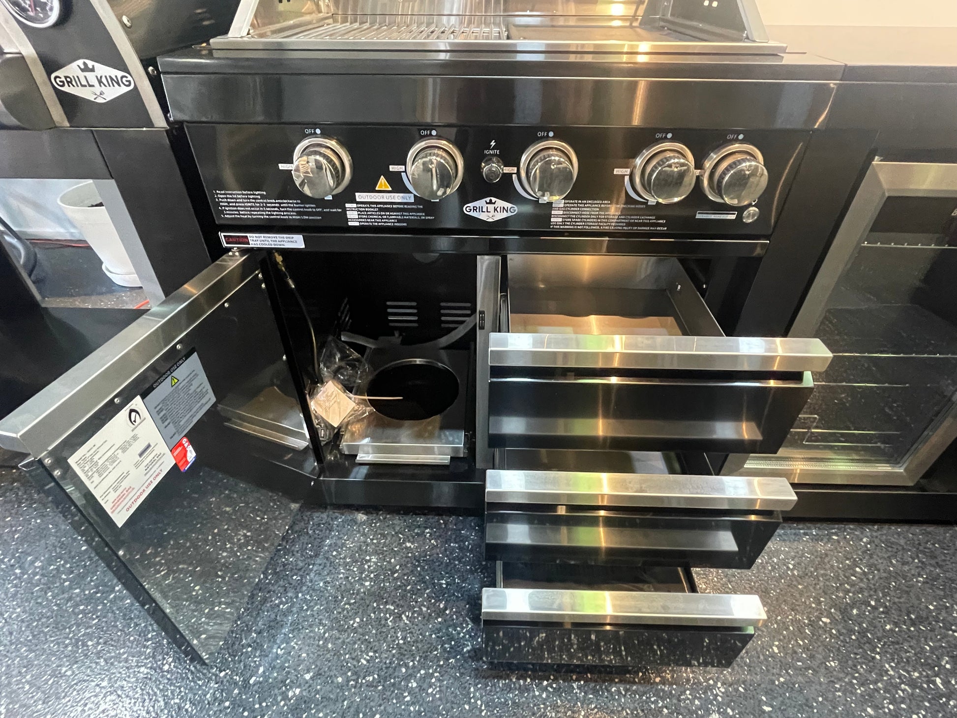 Floor Stock Black 304SS 4 Burner BBQ Kitchen + Fridge & Sink Combo + 30" Woodfire Pizza Oven
