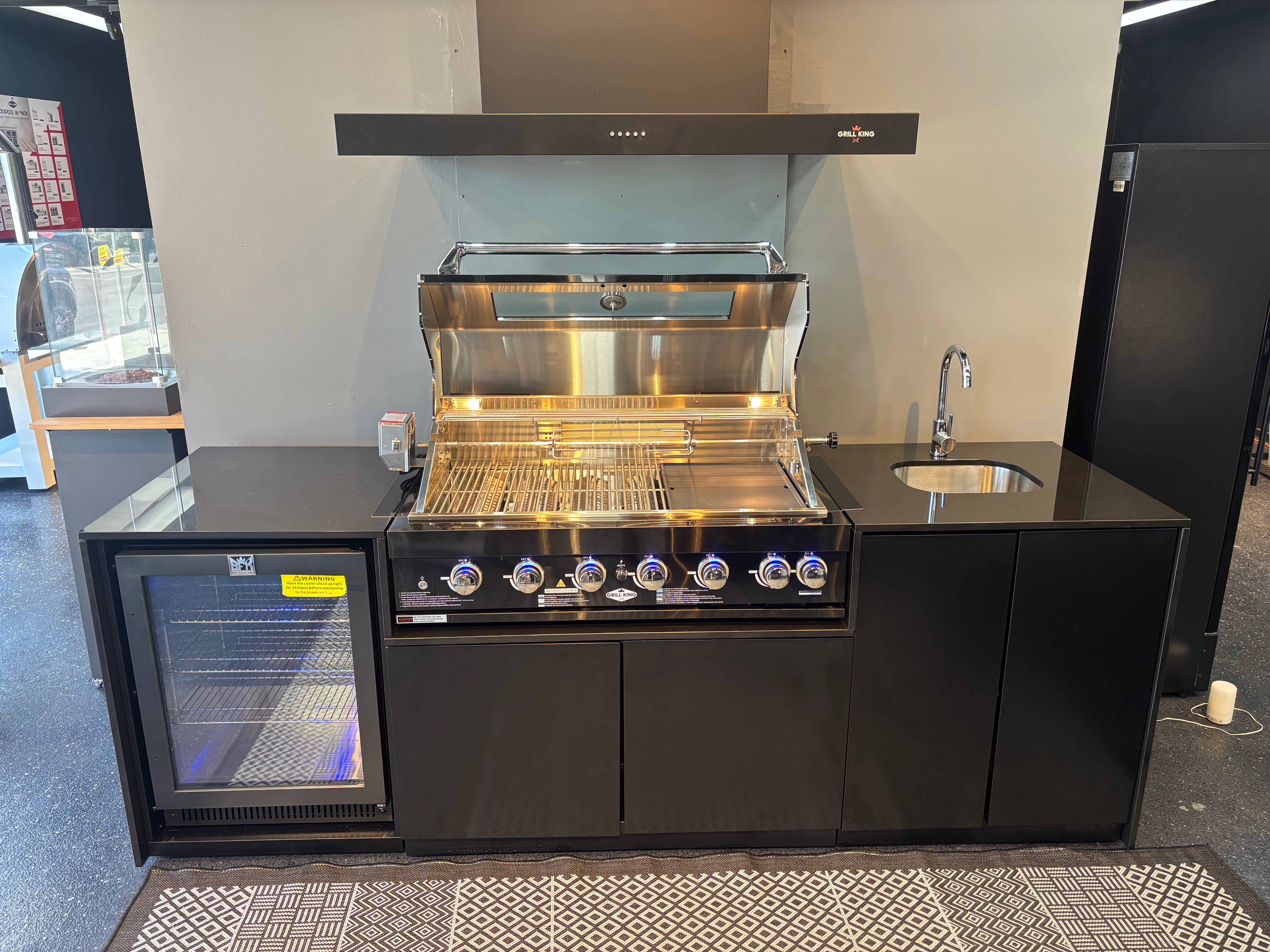 Grill King Signature Series 6 Burner Outdoor BBQ Kitchen Package