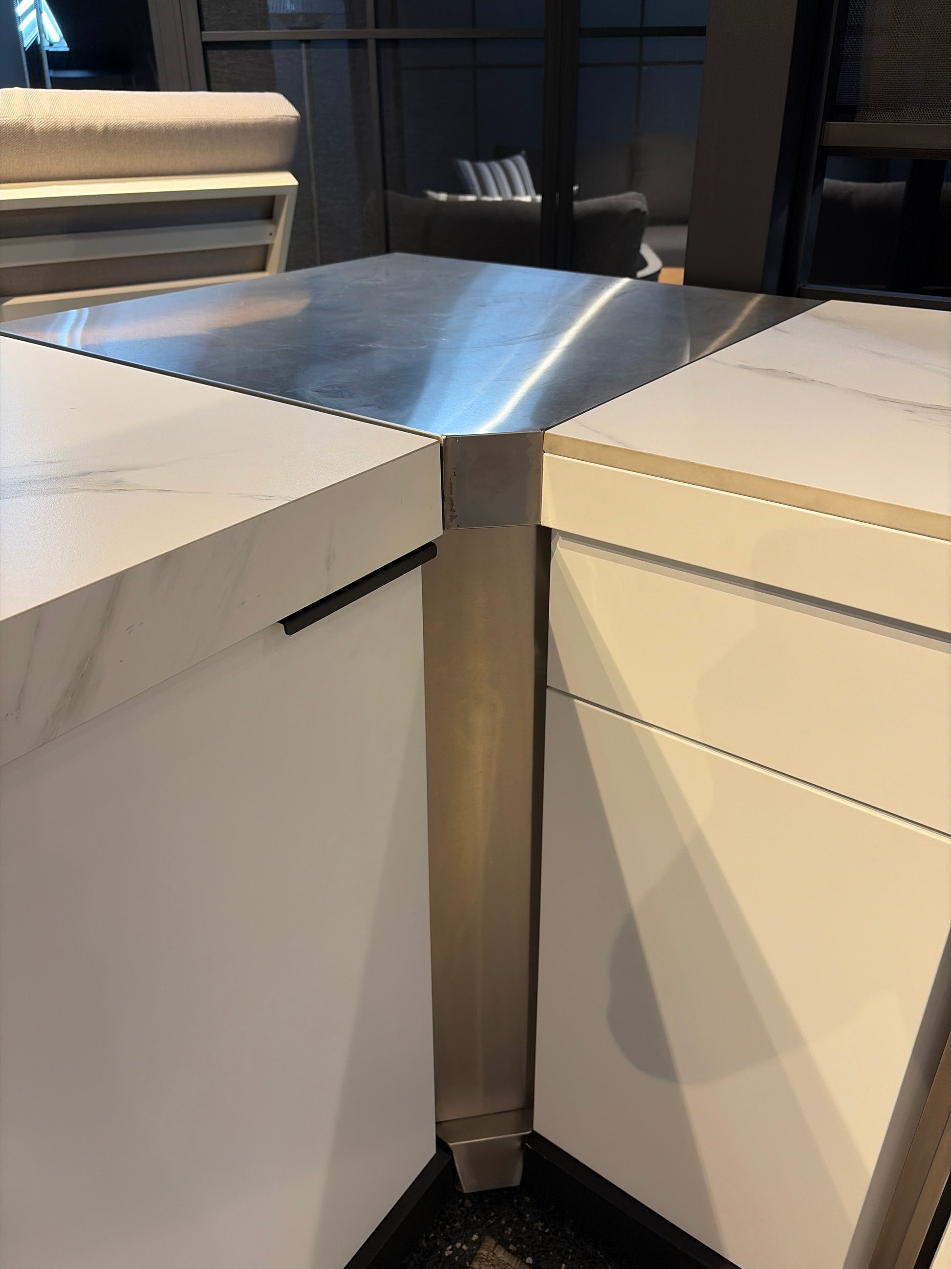 Floor Stock Felix White 4B + Wok BBQ Kitchen Inc Fridge, Sink & Storage