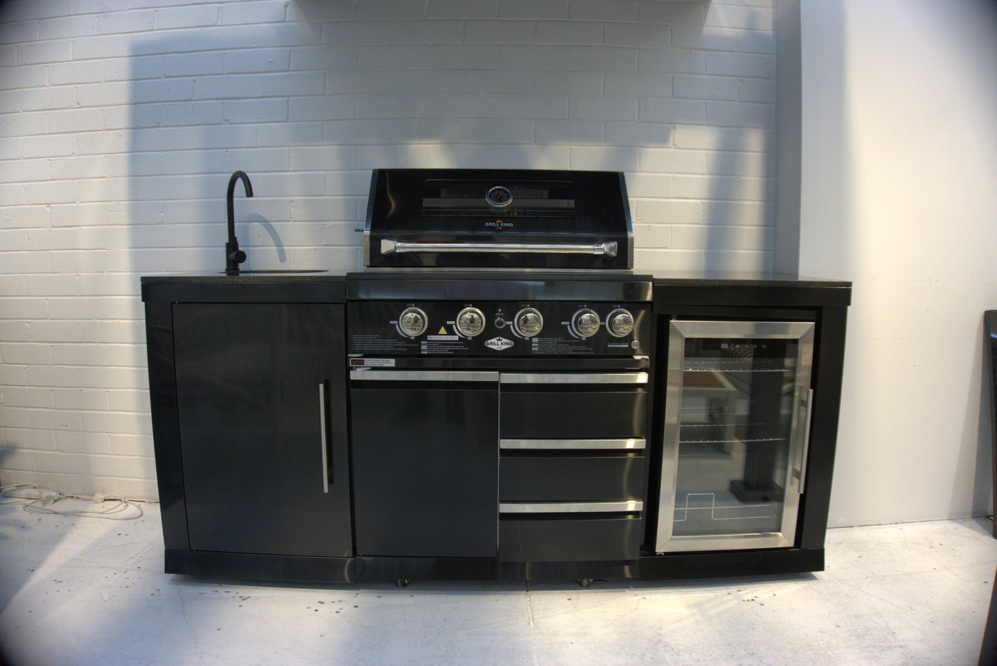Floor stock 2M Kingsley 4 Burner Non Wok Black Stainless Steel BBQ Package