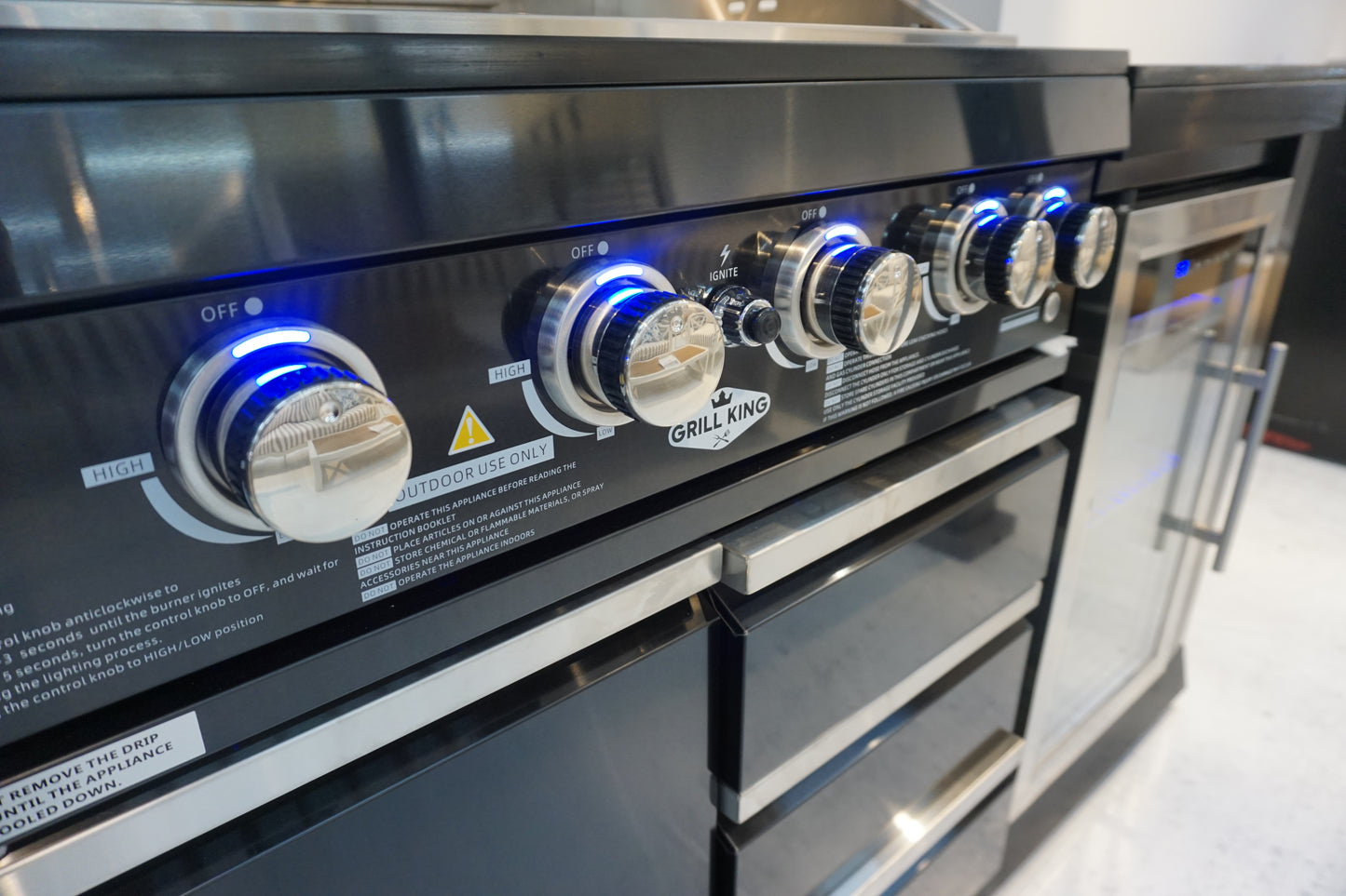 Floor stock 2M Kingsley 4 Burner Non Wok Black Stainless Steel BBQ Package