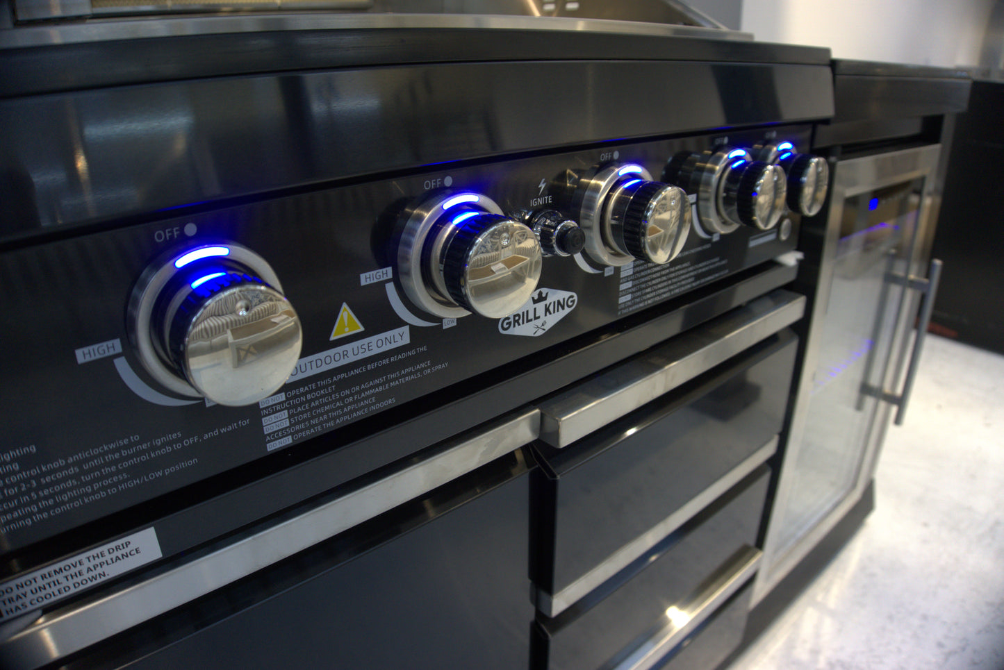 Floor stock 2M Kingsley 4 Burner Non Wok Black Stainless Steel BBQ Package