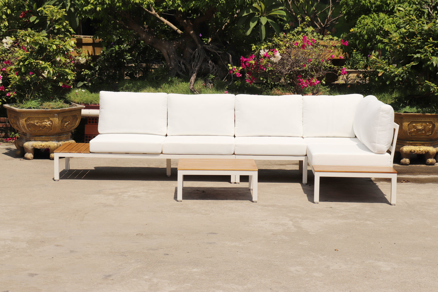 Modular Sofa Outdoor Furniture Set White Aluminium White Cusions Modular 4 Piece inc Coffe Table