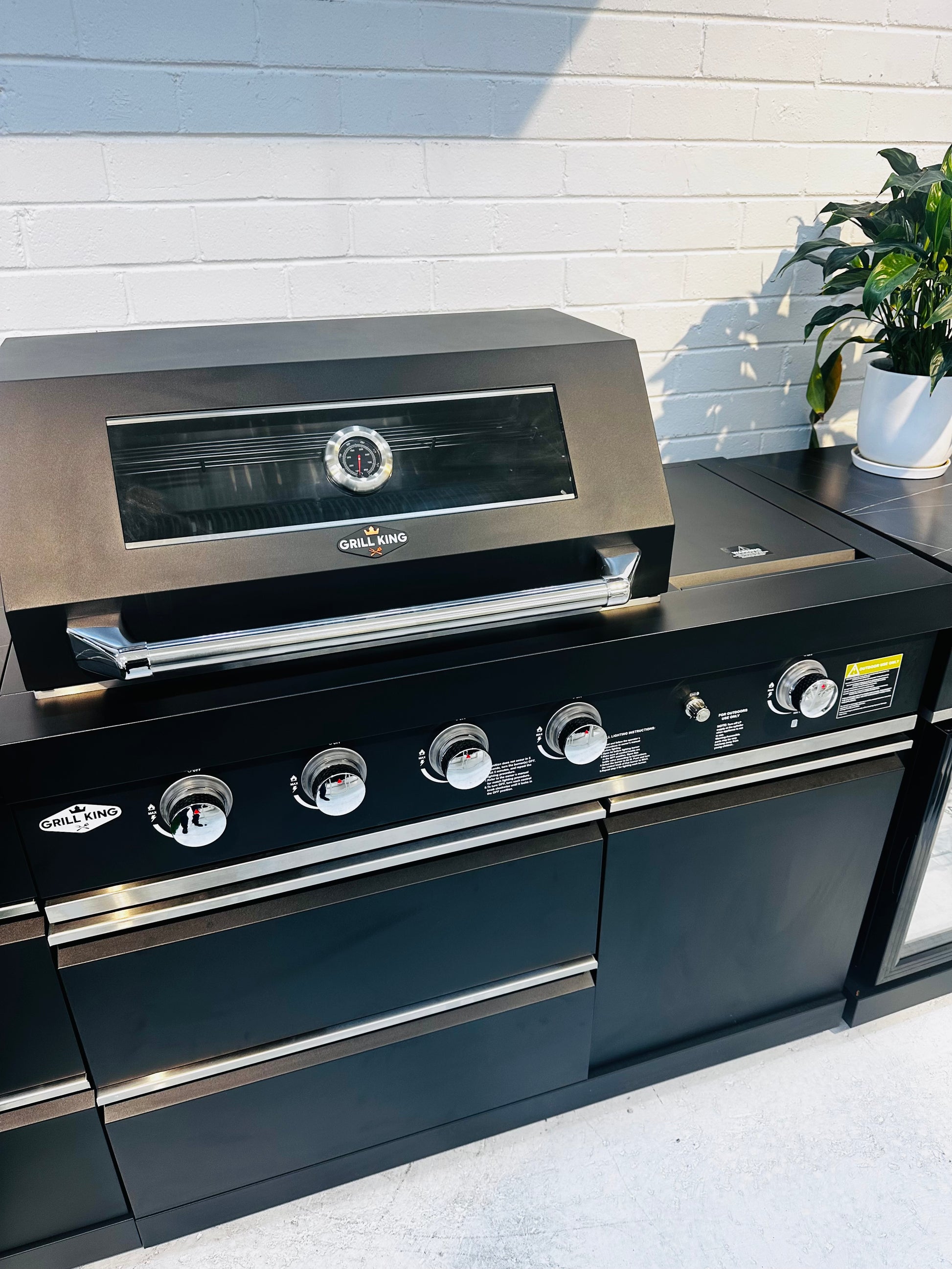 Floor Stock 2.8M Felix Black 4B + Wok Designer including Fridge, Sink and Storage Cupboard