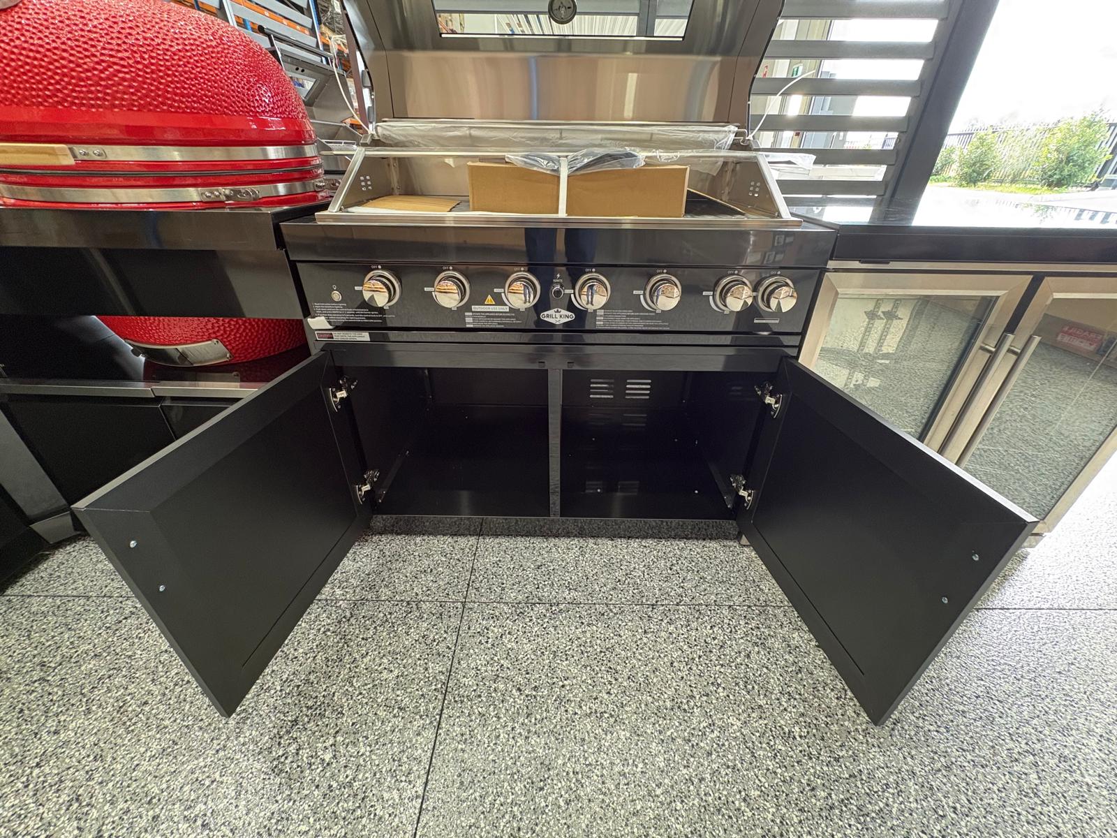 Floor Stock L Shape Corner 6-Burner nonwok Inc 2DR Sink, 208L Fridge, Corner Module, and 27'inch Smoker with Cabinet