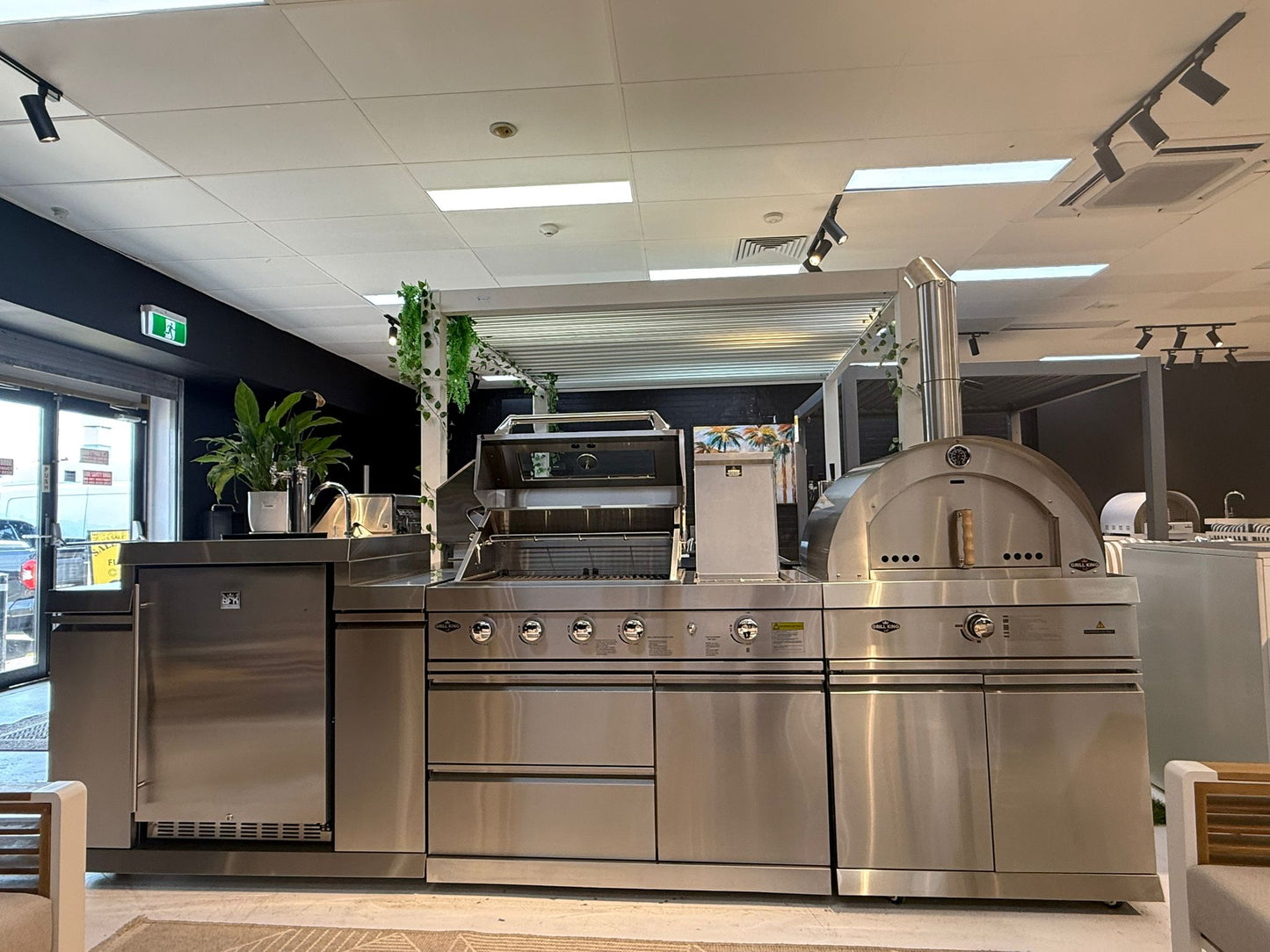 Floor Stock Stainless Steel Felix 4B + Wok BBQ Kitchen + 22” Gas Pizza Oven Module + 188L Kegerator